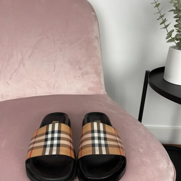 Authentic Burberry Check Slides - Picture 3 of 6